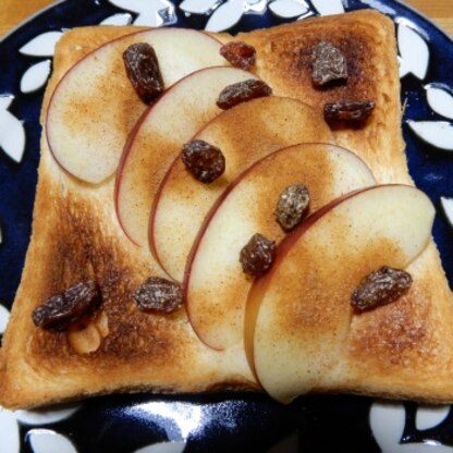 ❤・・❤です♪シナモンじゃなくて、シナモンシュガーだし、材料を完璧にして美味↑レーズン、見た目もだけどオシャレで、美味しくも感じました♡ポチ♡ご馳走様～